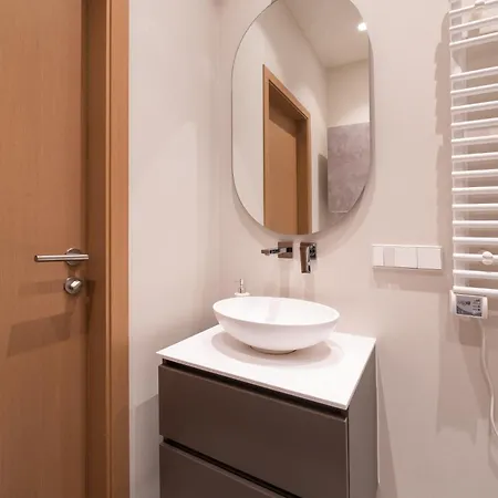 Cosy Old Town Flat In A Modern Secured Apt. Block Διαμέρισμα