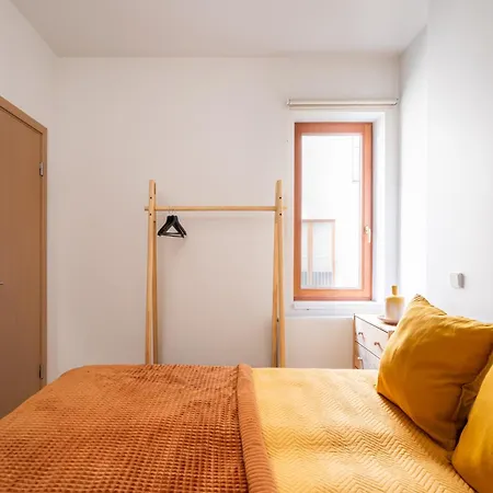 Cosy Old Town Flat In A Modern Secured Apt. Block *