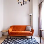 Dzīvoklis Cosy Old Town Flat In A Modern Secured Apt. Block