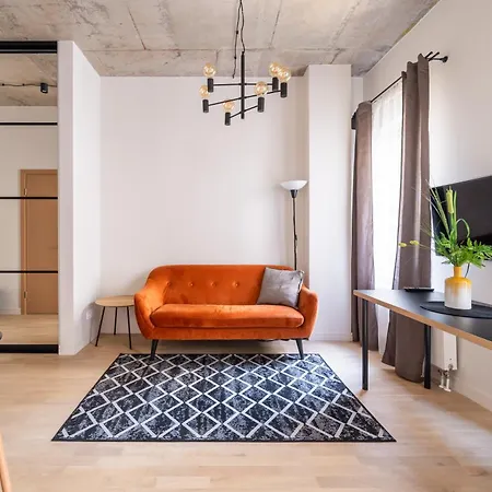 Cosy Old Town Flat In A Modern Secured Apt. Block דירה ריגה